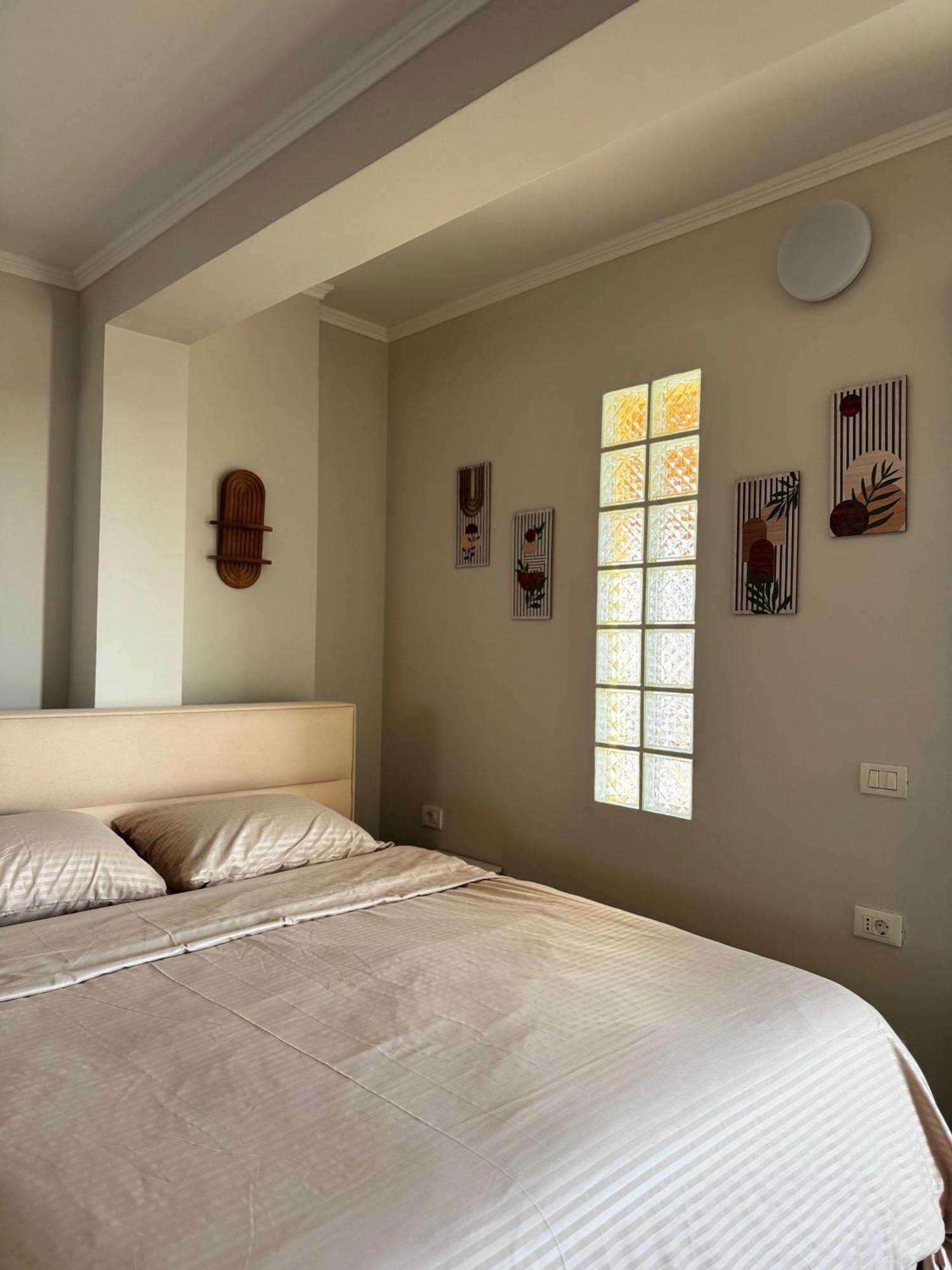 Apartamento Top-floor Apartment: Amazing & Sea View Vlorë